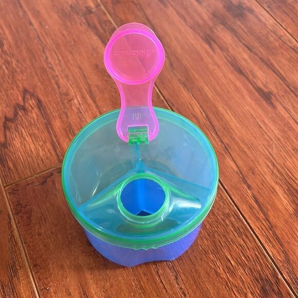 Munchkin Baby Snack Container Blue Green Pink - Picture 3 of 6